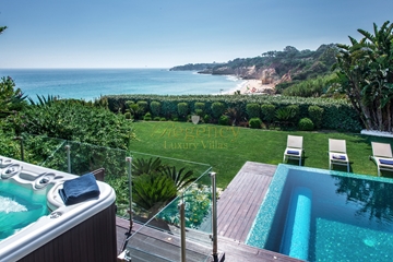 8 Bedroom Beachfront Villa to Rent in the Algarve
