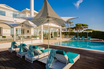 Magnifique villa de style contemporain avec 5 chambres avec piscine privée, située à Quinta do Lago