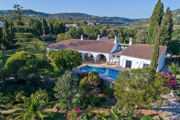 Luxury Villa to Rent in the Algarve near the Resorts