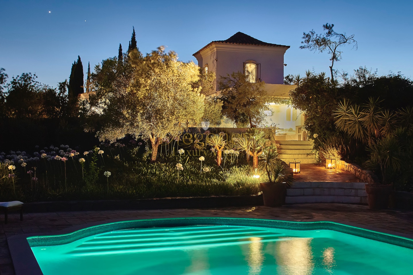 Discover Villa Aurora located in the picturesque Algarvian countryside 