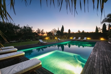 Villa spacieuse de six chambres, située au cœur de Quinta do Lago.