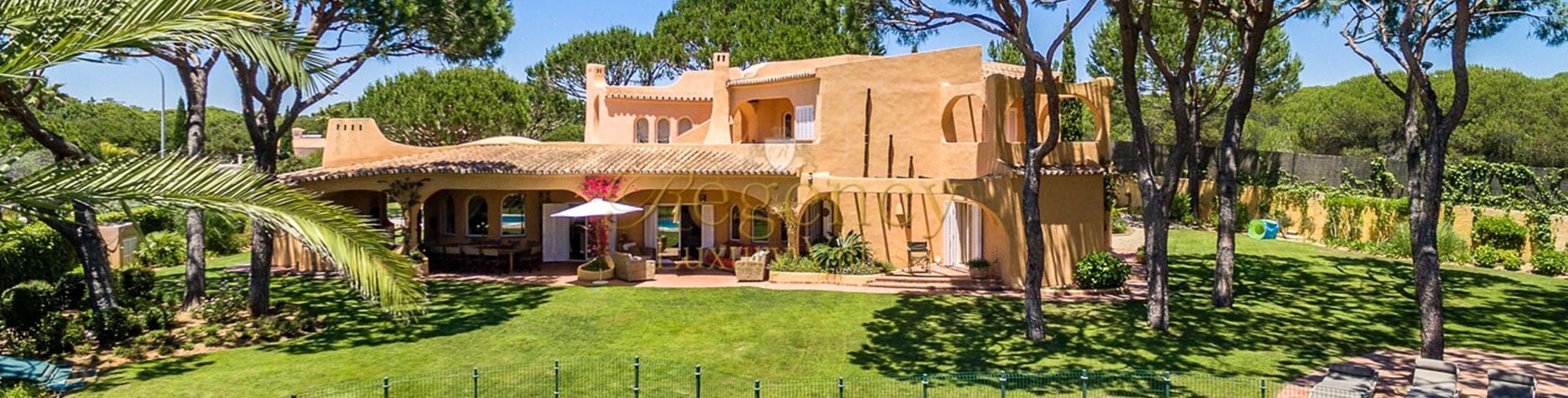 Modern Luxurious Property With Pool To Rent In Vilamoura Algarve