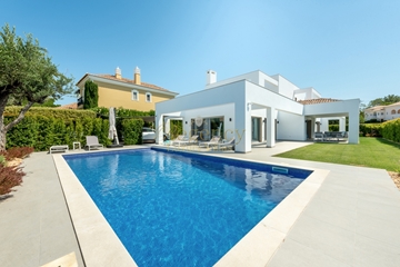Luxury Villa to Rent in Vale do Lobo | 4 Bedrooms 