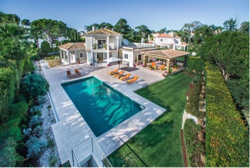 Villa To Rent In Quinta Do Lagojpg