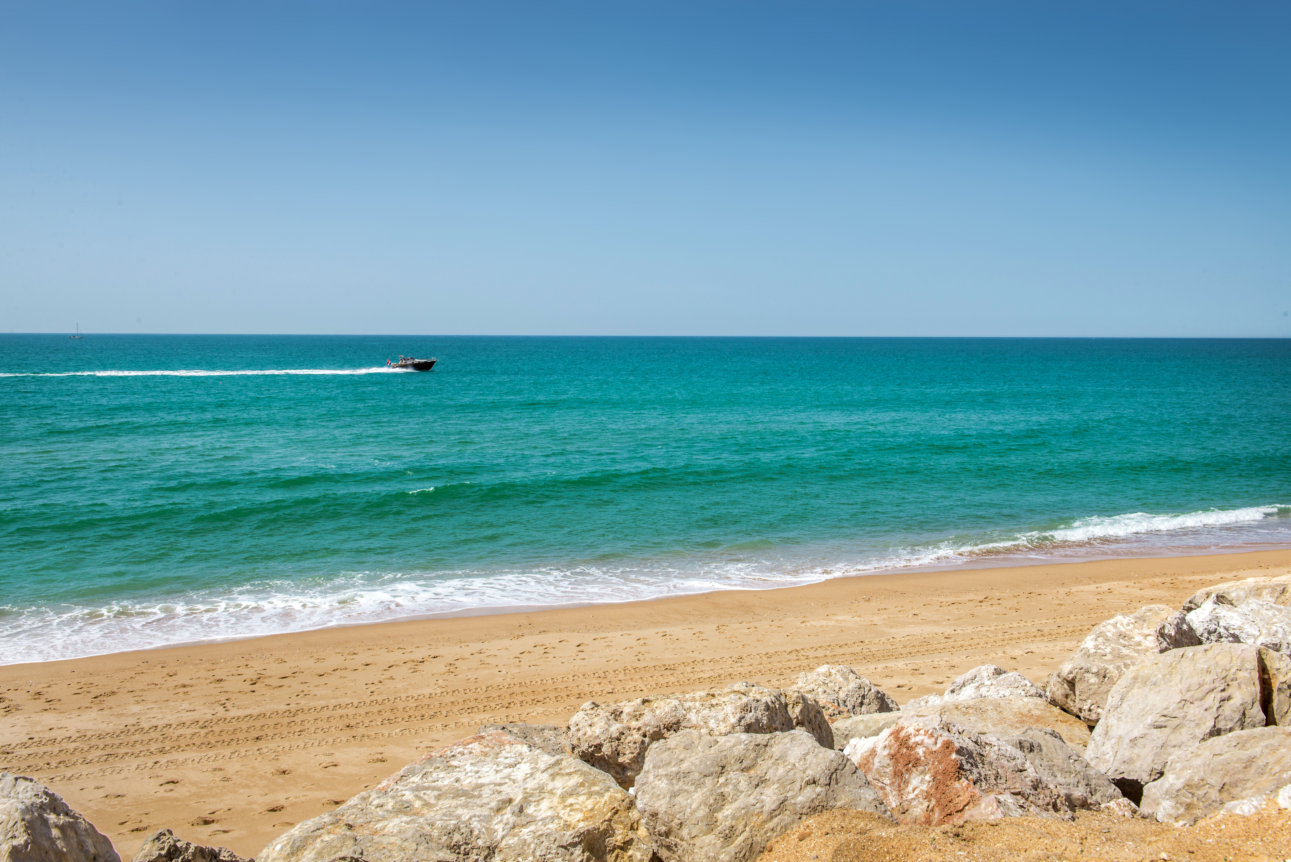 Praia da Falésia Ranked Among World’s Best 25 Beaches in 2022