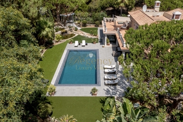 Belle villa de 4 chambres qui bénéficie d’un emplacement très privé en proximité de Quinta do Lago