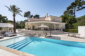 Splendide villa située à Quinta do Lago, 7 chambres, piscine privée, barbecue, magnifique jardin et jolies vues