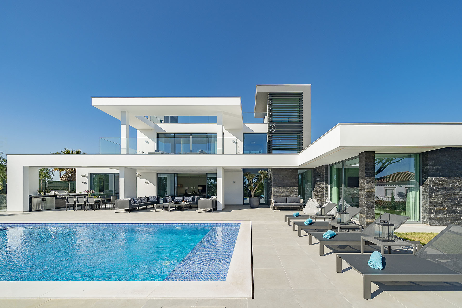 Why Vale do Lobo is the Ultimate Destination for a Luxury Villa Autumn Holiday 