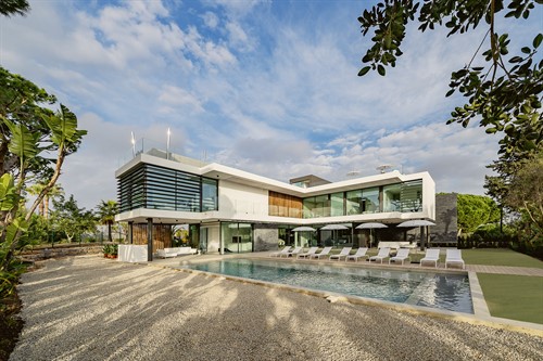 Exterior 8